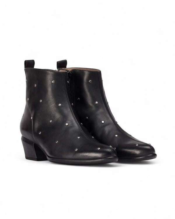 Wonders Black Leather Boots with Metallic Studs