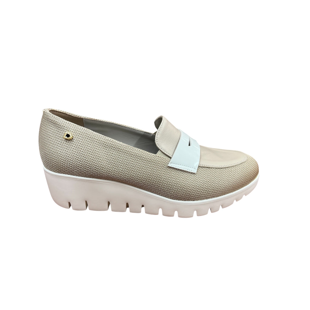 Donna Serena Element Beige Loafers