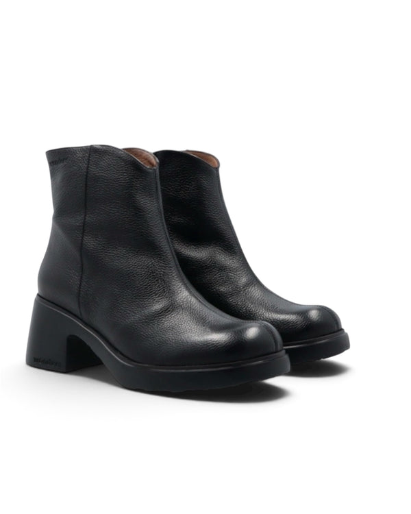 Wonders E-7125 Black Leather Chunky Ankle Boots