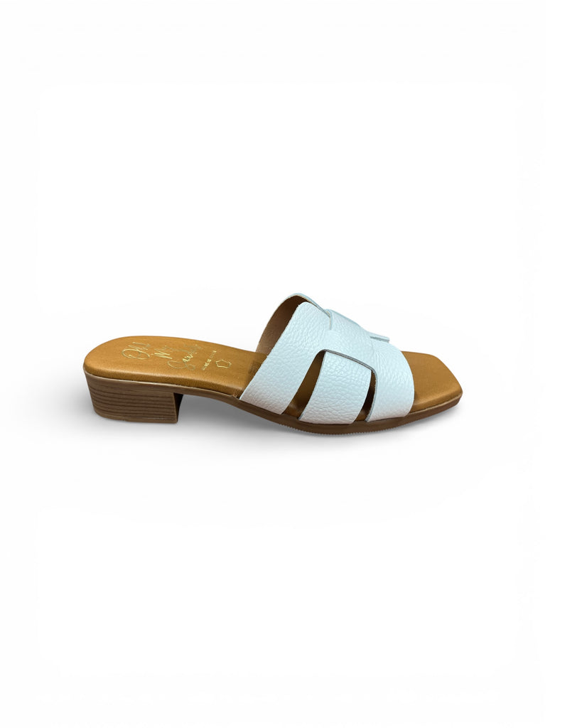 Oh My Sandal White Slider 5880