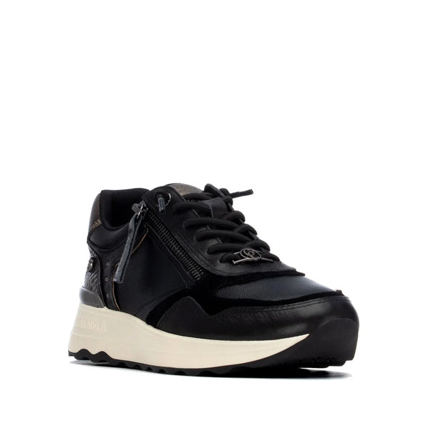 Carmela 164221 Black Leather Trainers