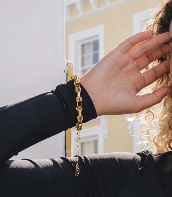 Gold Knot Link Bracelet
