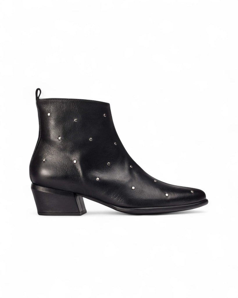 Wonders Black Leather Boots with Metallic Studs