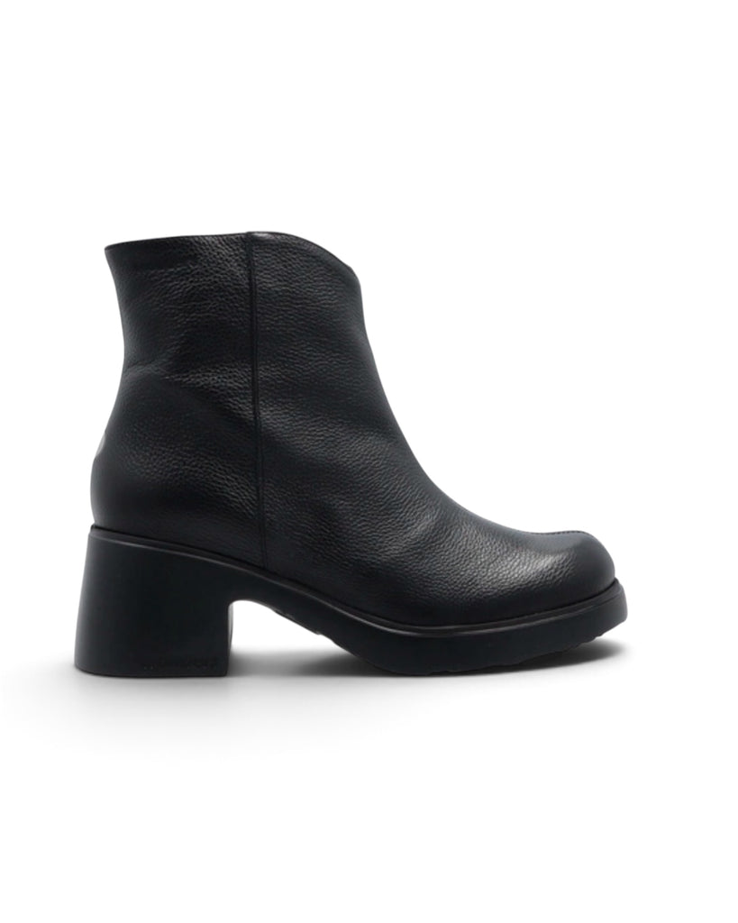 Wonders E-7125 Black Leather Chunky Ankle Boots