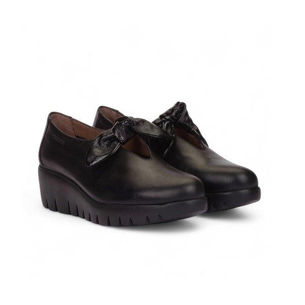 Wonders C-33159 Black Leather Slip-On Wedge with Bow