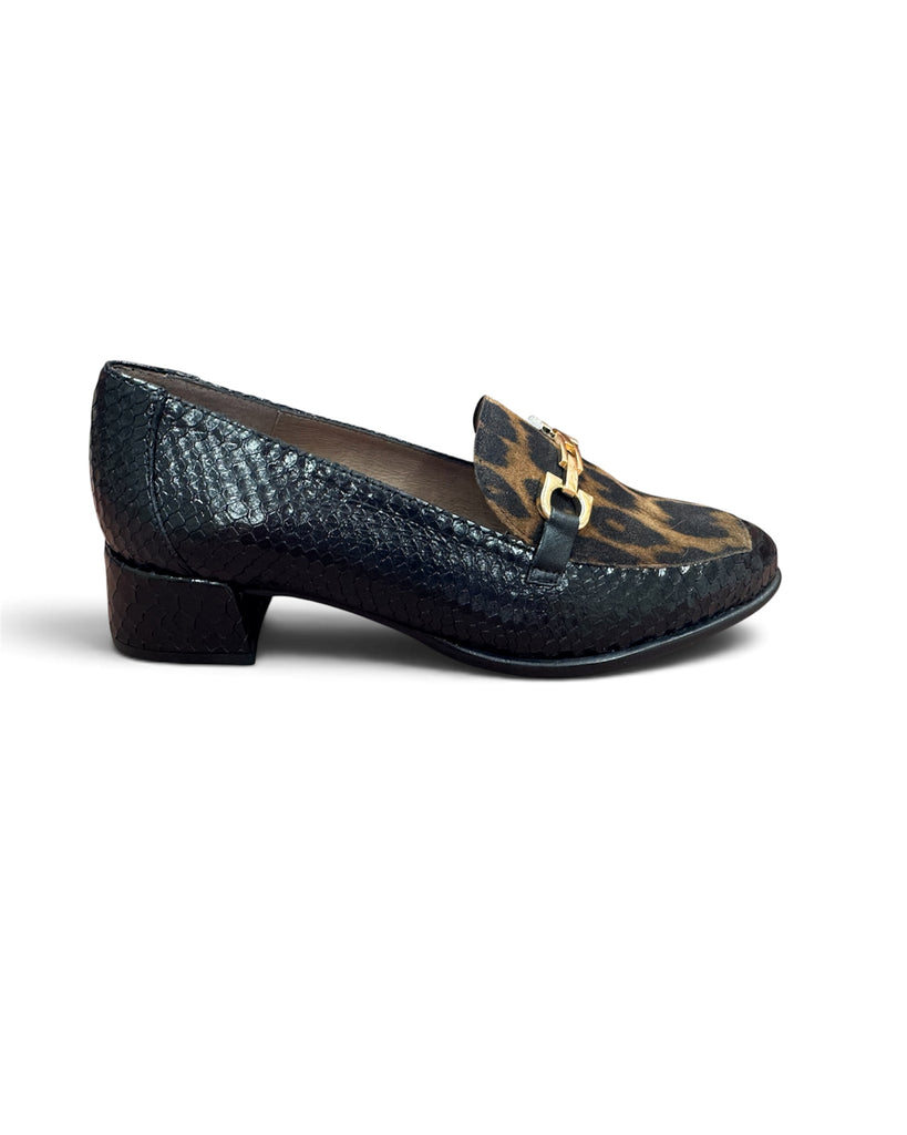 Wonders C-6030 Black Croc & Animal Leather Loafer with Gold Chain