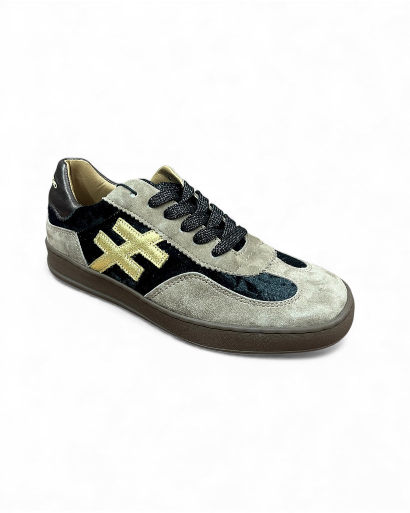 Another Trend Tostado Gum Sole Trainers with Gold & Brown Heel Tab