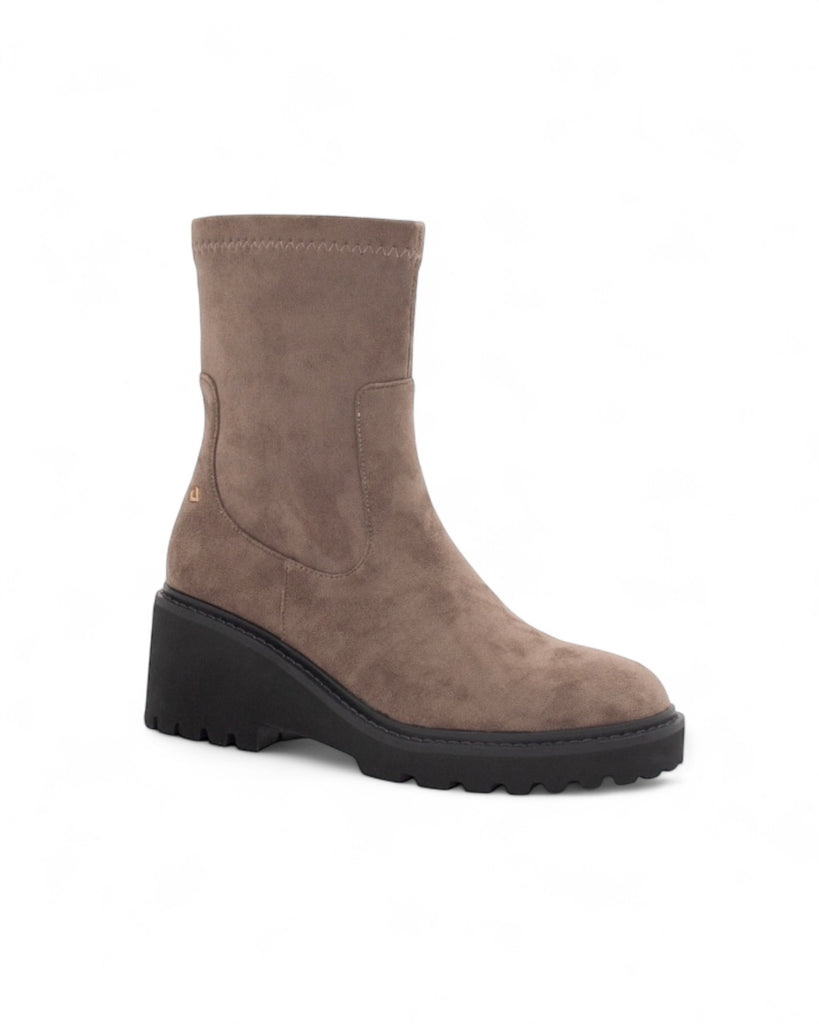 Una Healy Travelin Soldier Taupe Boots