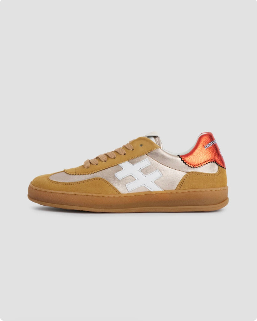 Another Trend Camel & Gold Gum Sole Trainers