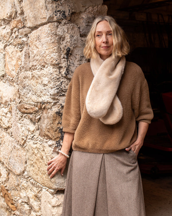 Verity Labrador Flat Faux Fur Scarf