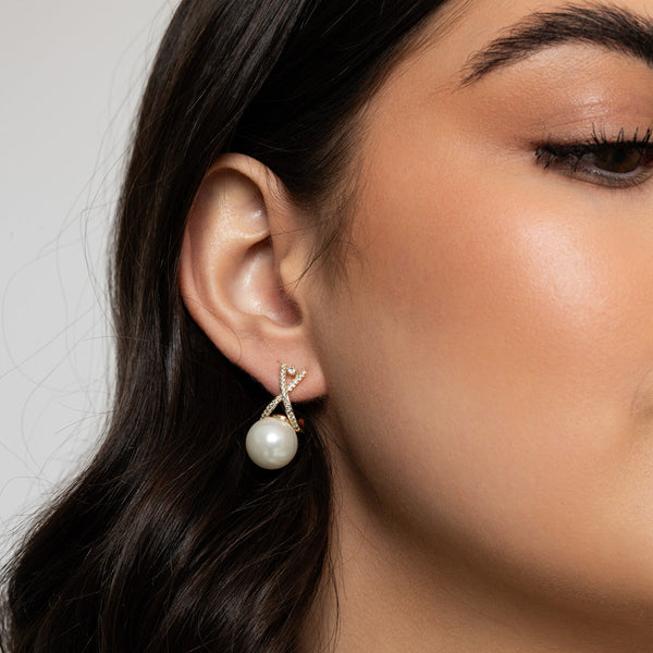 Kiss Kiss Gold & Pearl Drop Earrings