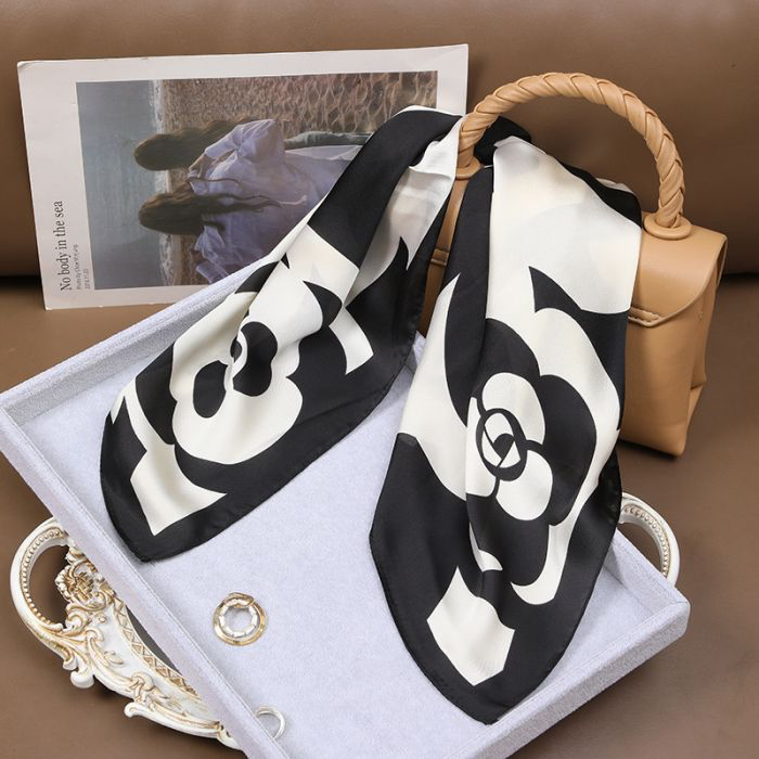Black & Cream Flower Print Neck Scarf