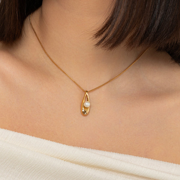 Aleena Gold & Pearl Pendant Necklace