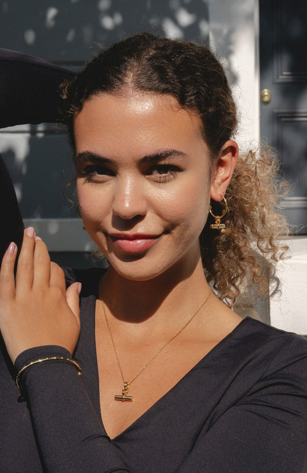 Gold T Bar Pendant Necklace