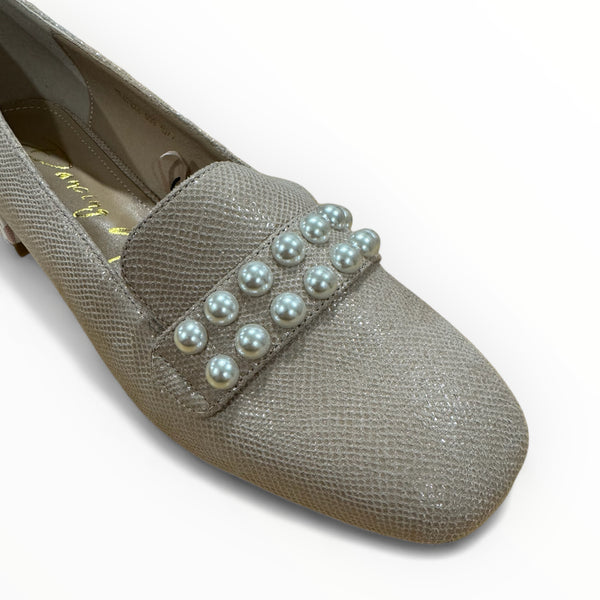 Rubor Perla Nude Textured Pearl Detail Loafers