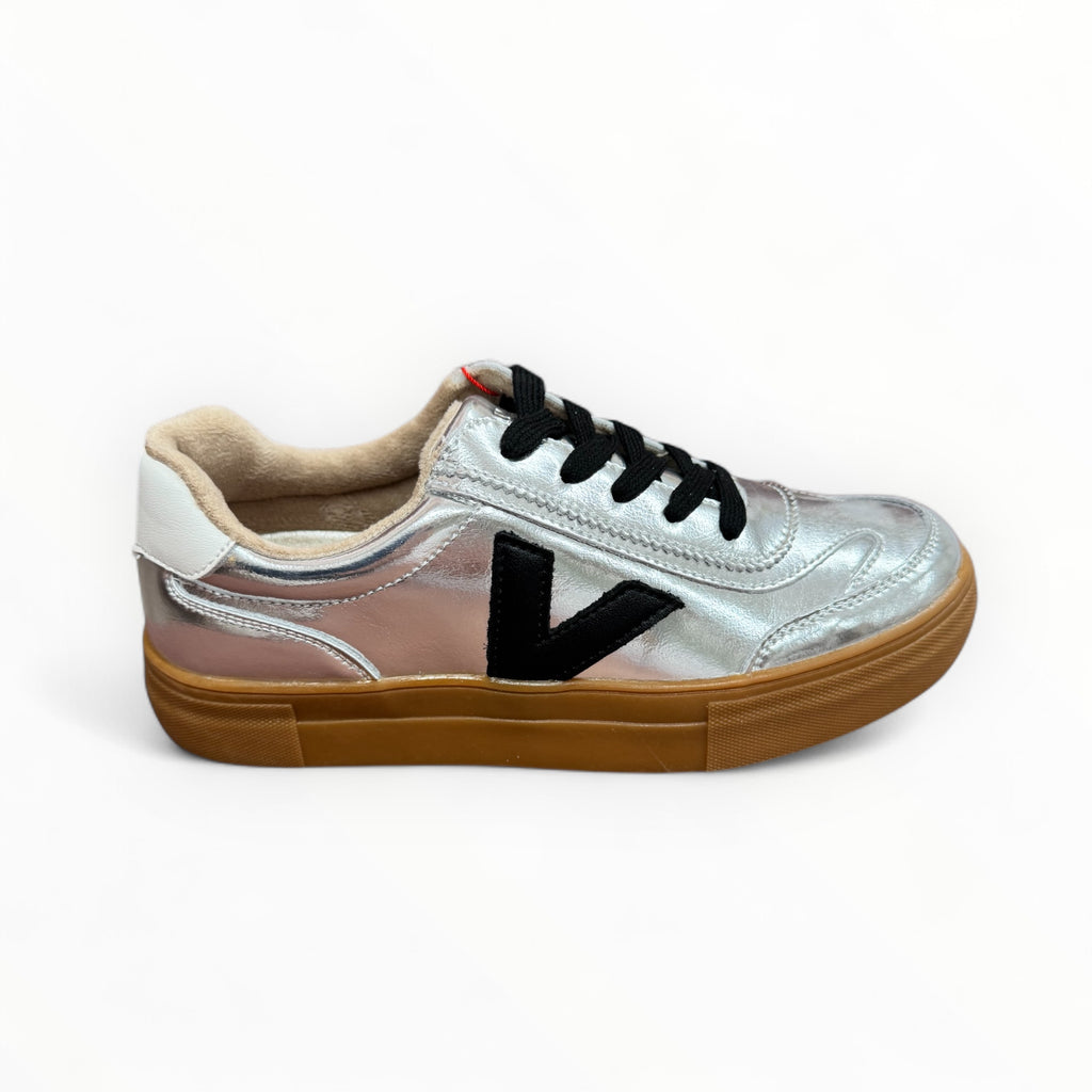 Drilleys Eighty Illuminate Silver & Black Gum Sole Trainers
