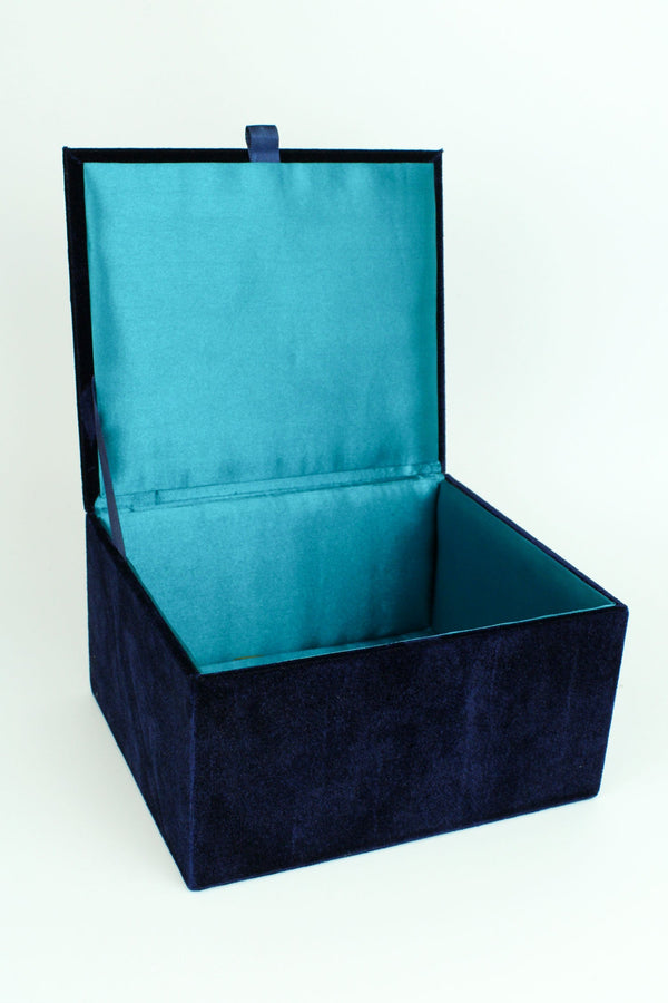 Large Velvet Bee Embellished Jewellery Box